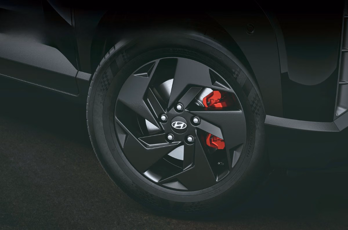 Hyundai Venue Knight Edition Red Brake Calipre Image  on Carbae the  new car buying platform 