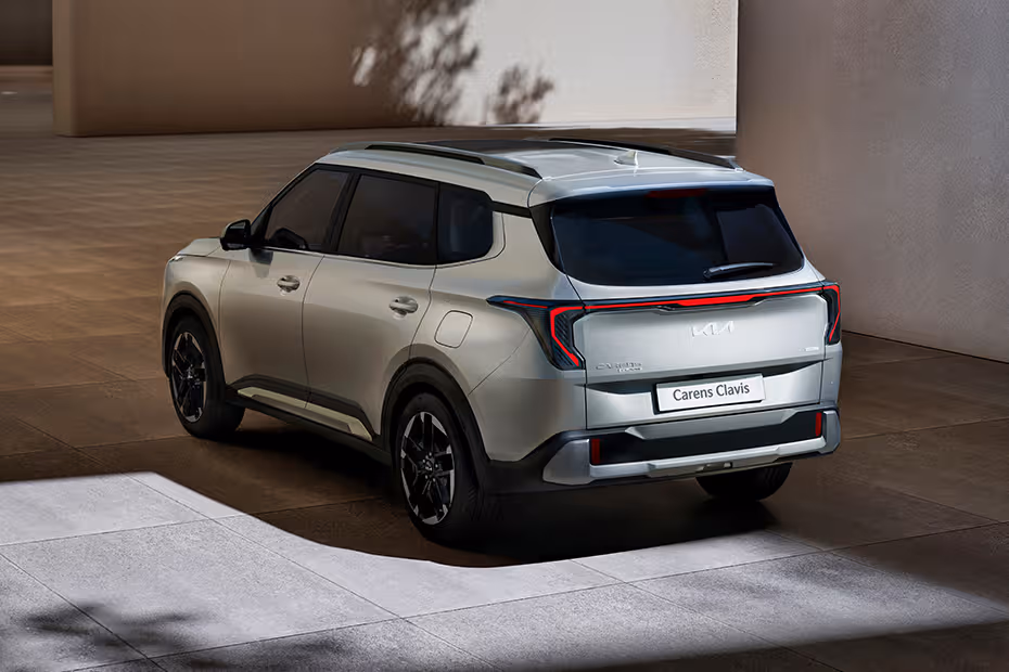 Kia carens unveiled image on carbae the new car buying platform, kia carens clavis on road price, kia carens clavis test drive booking, kia carens clavis booking online