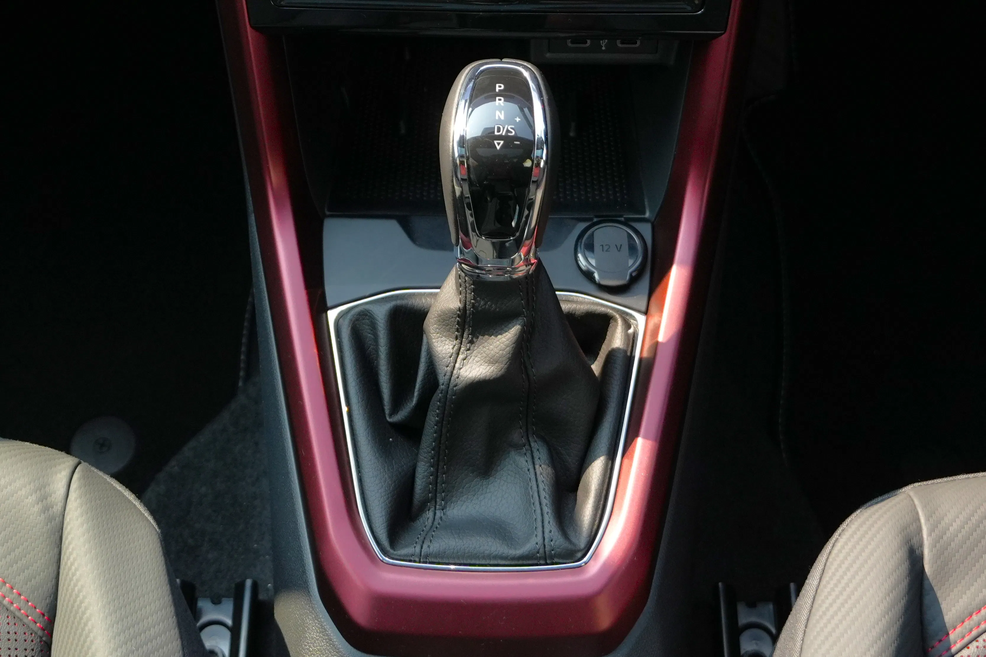 Skoda Kushaq Facelift launched transmission and features and updates on Carbae the new car buying platfrom