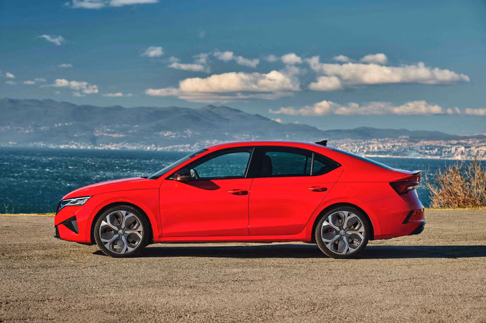 Skoda Octavia RS launched in India at Rs 49.99 lakhs -exterior features and perfomance on Carbae the new car buying platform