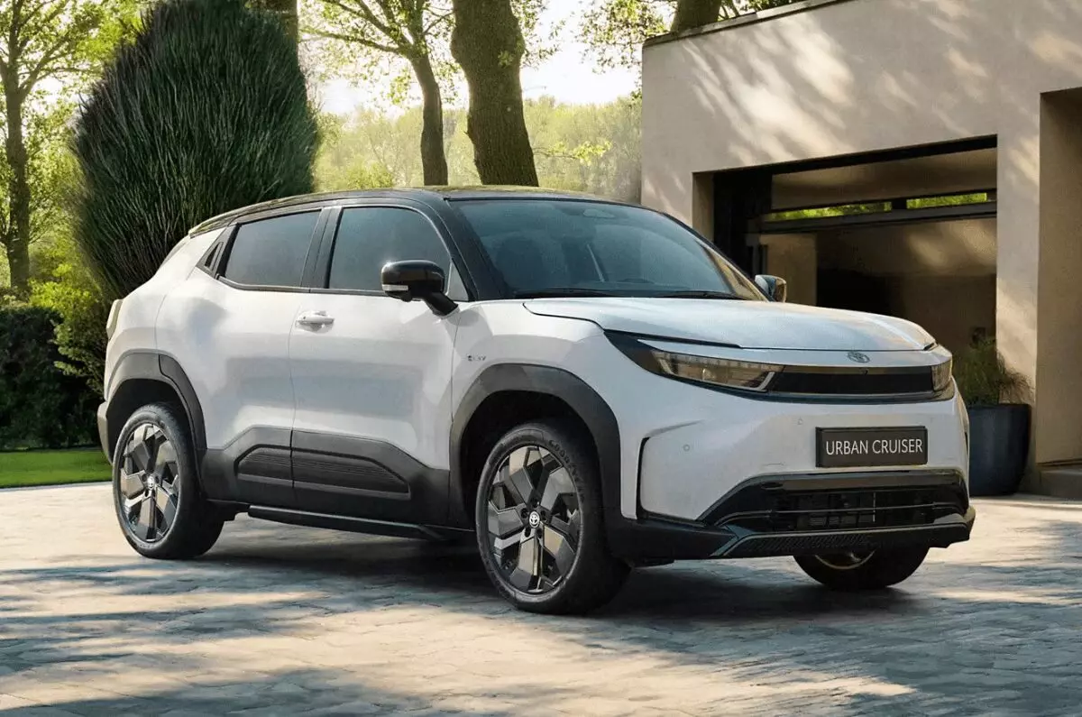 Toyota Urban Cruiser Ebella Revealed in India: 543km Range, Two Battery Options- Featured Shot